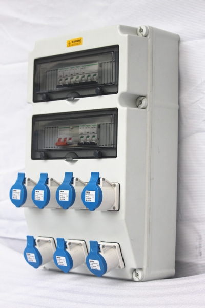 Portable simple power distribution box